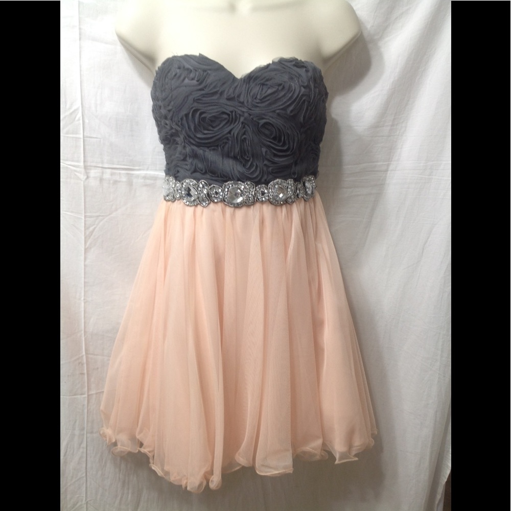 Junior's size 5 DEB strapless party dress